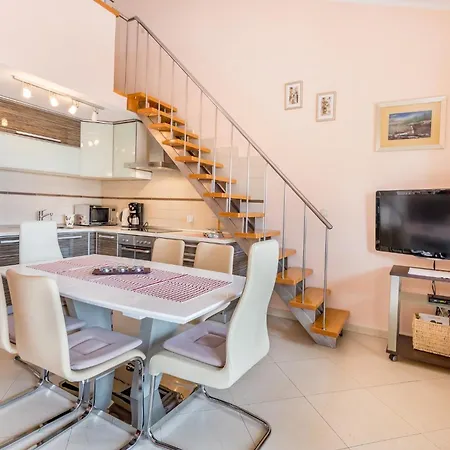 Apartment By The Sea Baska, Krk - 19350 Baska (Krk)